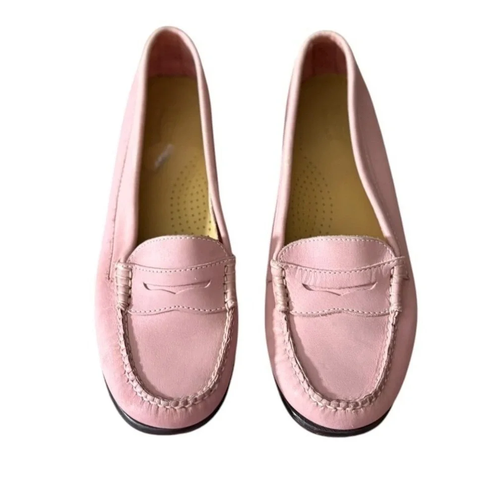 Weejuns Soft Pink Nubuck Leather Penny Loafers‎ sz 9M Excellent
